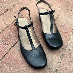 Will's Vegan Shoes - Mary Jane Wedge - Size 8 US/39 Eu
